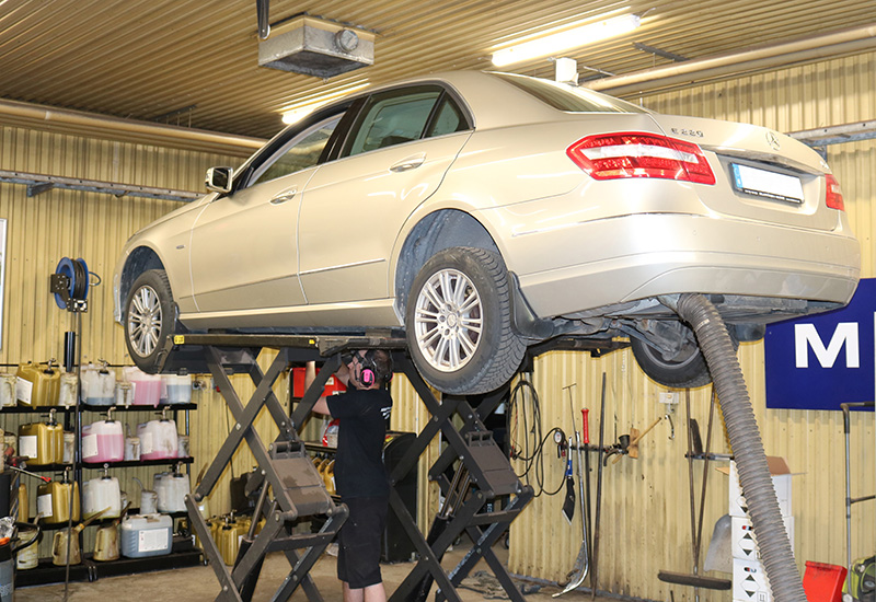 Et billede fra værkstedet hos Andersson & Larsson Bilservice